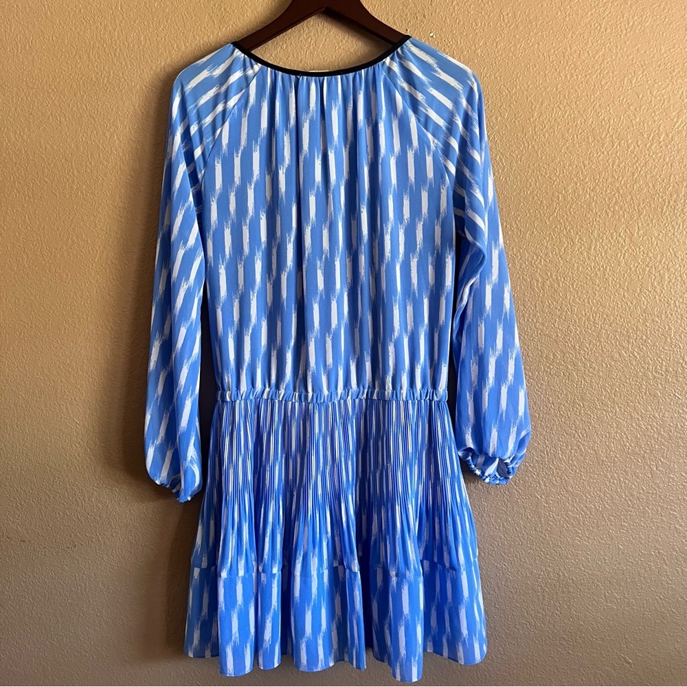 Michael Kors Blue and White Pleated Mini Dress Size Medium - Picture 6 of 10